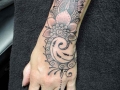 dotwork wrist and finger tattoo by Alex